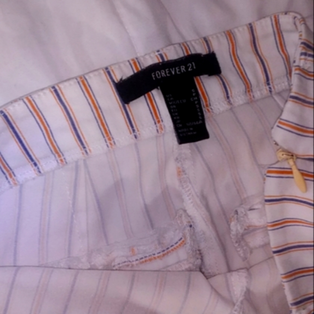 Forever 21 - Picture 2 of 2